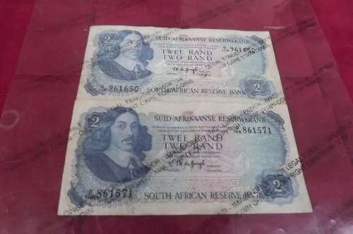 2 x SA Two rand notes signed De Jong 1974-1976. Good condition