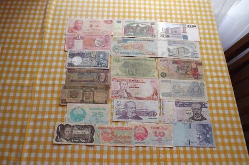 Lot of 20 world banknotes.See scans.