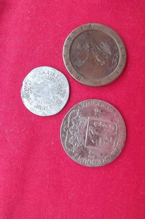 Lot of 3 Van Riebeeck Replica collectors coins.See scans