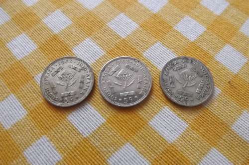 Lot of 3 SA silver 5cent coins in EF condition. 1961,1963 and 1964.See scans