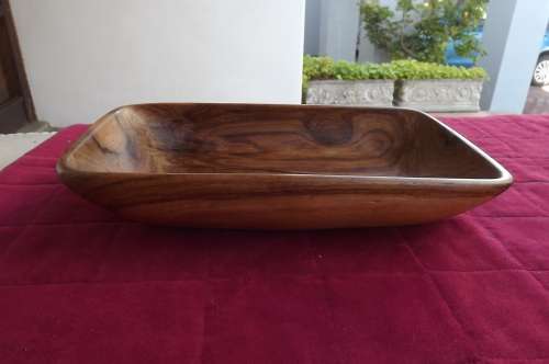 Stunning oblong wooden bowl 37x21cm.As new condition.