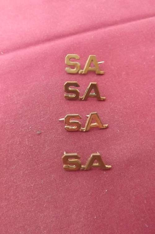 WW1 SA brass shoulder titles 2 pairs.Good condition with pins