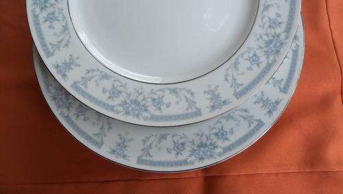 5 x Dinner Plates by Sheffield Blue Whisper diameter 25.7cm