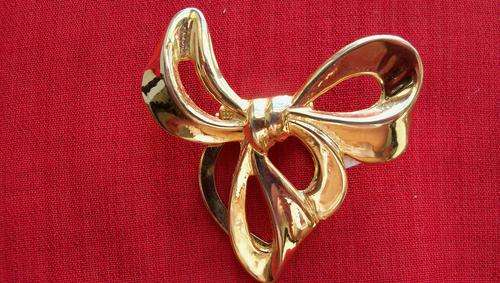 Scarf Clip as per scan