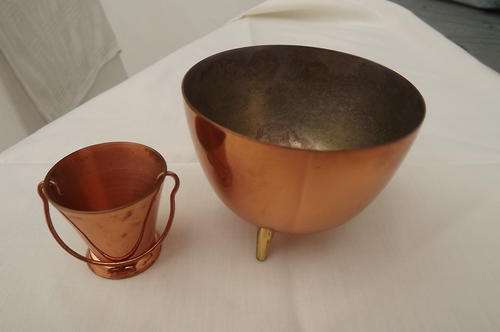 Small copper pot and even smaller bucket (Set)