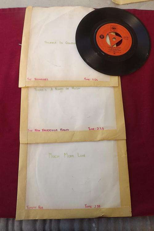 Lot of 3 records 45 speed see scan