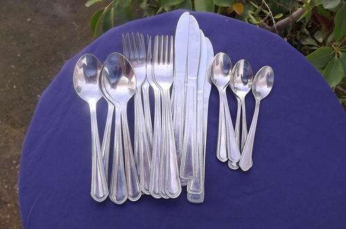 Lot of 6 Knives, 6 forks,6 teaspoons and 5 dessert spoons- Woodehaven SS