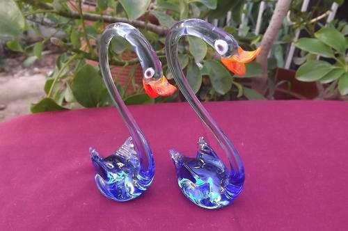 Set of 2 Blue Glass Swans