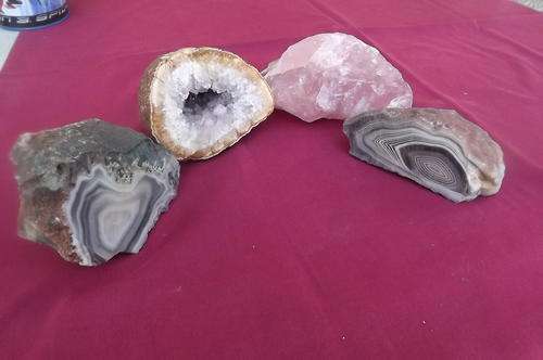 4 x Pieces of Rock - 1 Rosequartz, 1 crystal and 2 agate