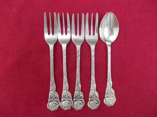 Lot of 4 Dutch Plated Cake Forks + 1 Teaspoon