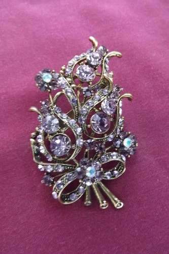 Stunning Antique Brooch with Lilac Stones