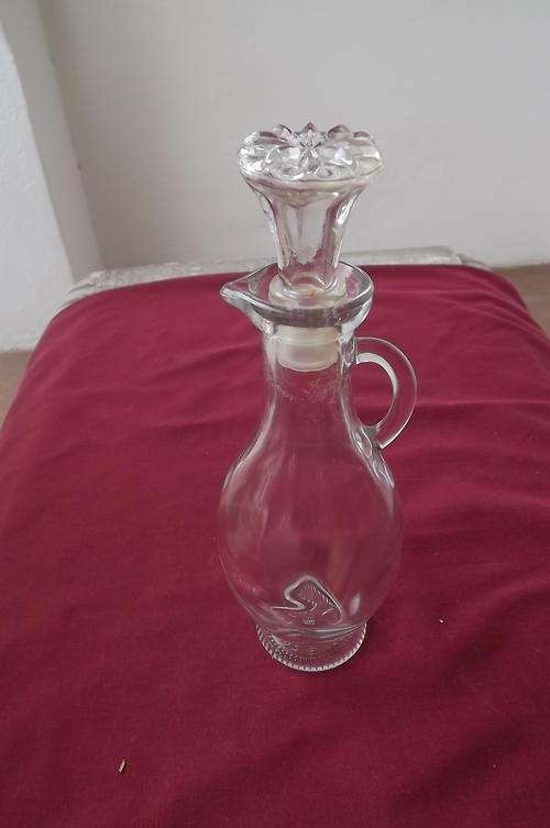 Glass Oil/Vinegar Jug with Stopper - height without stopper - 17cm - good condition