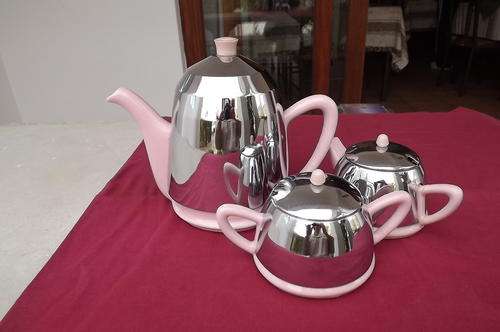 Dusty Pink Kettle with Milk Jug and Sugar Pot from GP Electrical - Kettle with warmer metal cover