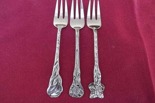 Set of 3 Cake Forks with Flower Designs