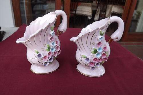 Set of 2 Stunning Porcelain Vases by Lamode - Swans with Small Porcelain Flowers - height - 13cm