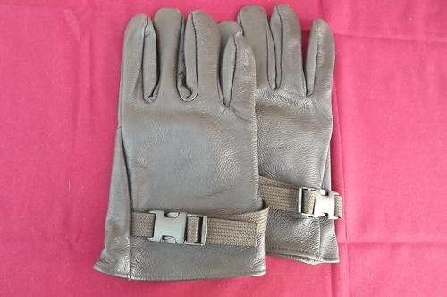 Pair of Brown Leather Gloves - Large - by Pro Glove 2005 - 180193694 - as new