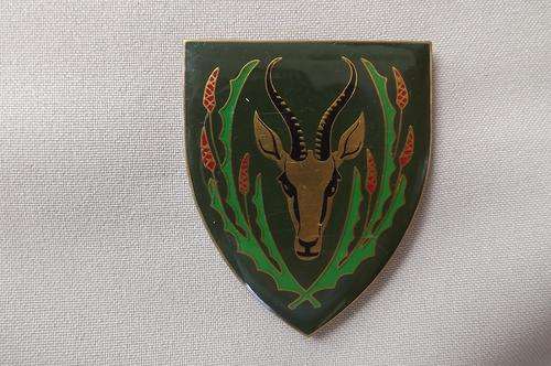 5 SAI - Battalion Metal Shoulder Flash - good condition - one pin missing