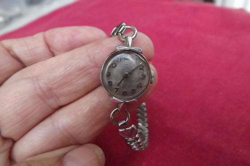 Lanco Ladies Wind Up Watch - working but has some discolouration on face - 1363