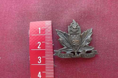 Canadian WW1 213 Battalion (Toronto Americans) Collar Badge - Ellis Bros. - 2 lugs