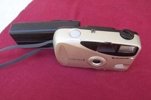 Lot of 2 As Is Cameras - Fujifilm Clear Shot & Kodak 100