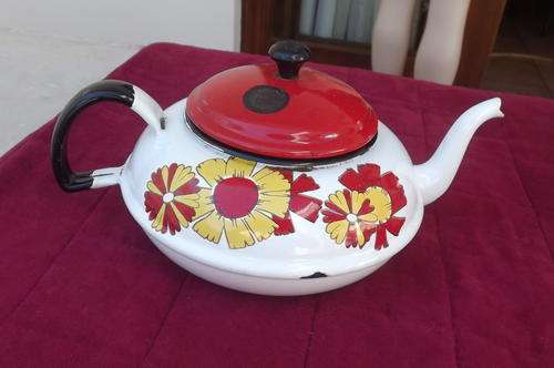 Beautiful Enamel Tea Kettle - used a lot - height 13.5cm, 18cm diameter