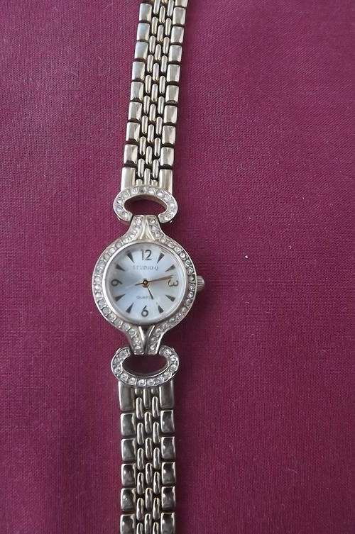 Ladies Studio Quartz Watch in good working condition - water resistant
