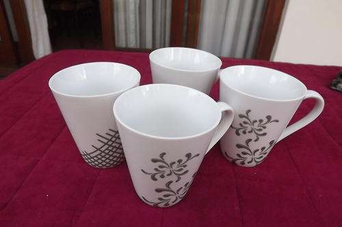 Set of 4 Porcelain Mugs by Gourmet Gold - never used