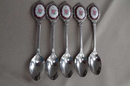 Set of 5 Beautiful Teaspoons with Rose Design - porcelain decoration - no markings