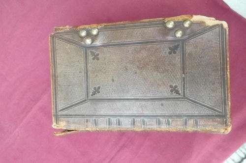 Antique Bible in Netherlands printed in 1884 according to the "Synode National"From 1618/9.