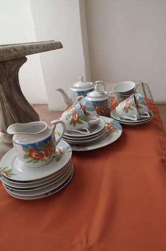 24 Piece Vintage tea set in china porcelain.Good condition