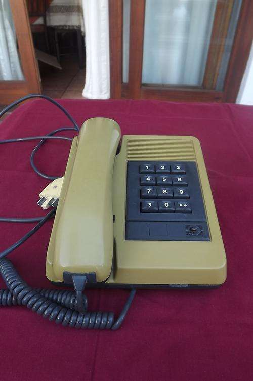 Olive Green vintage push button lockable phone-complete and in good condition 20 x 18