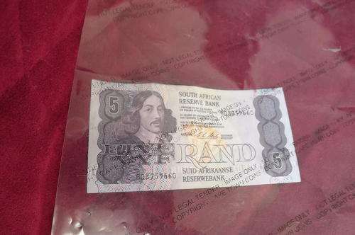 S.A.Republic R5 banknote in very good condition signed Stals.