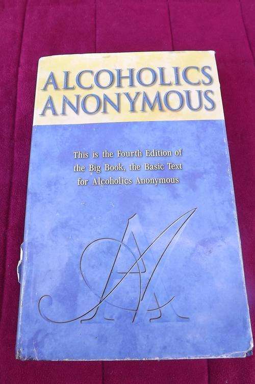 Book-Alcoholics Anonymous Fourth Edition.Men and women recovering of alcoholism