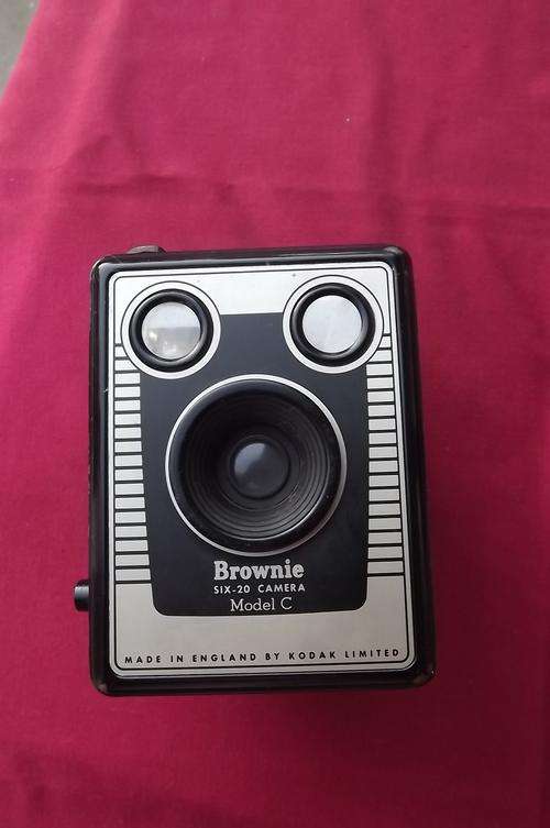 Vintage Kodak Brownie 620 Model C 1953-57.Made in England.Seem in good condition