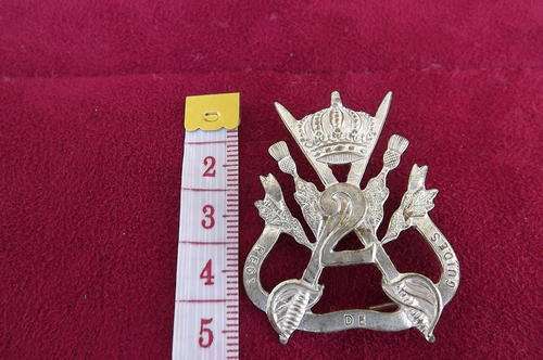 WW1 & 2 Belgium 2nd Regiment de Guides cap badge. With pins