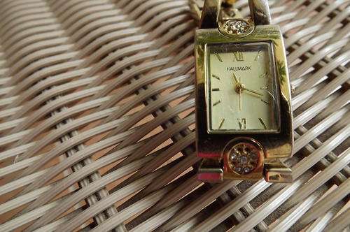 Hallmark Ladies quartz dress watch.Japan Movt.Water resistant.Good working condition.Signs of usage