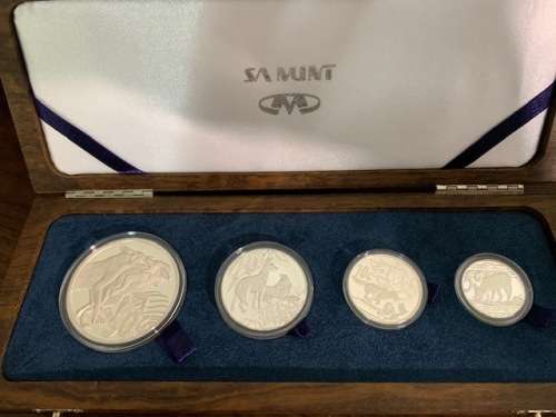 2006 Prestige Black Backed Jackal FOUR coin Proof Silver set (3,75 ounces) in imbuia box Ltd mintage