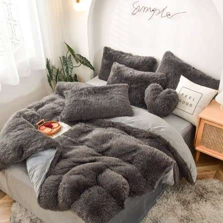 Luxurious Furry Shag 5 Piece Queen Duvet Cover Set
