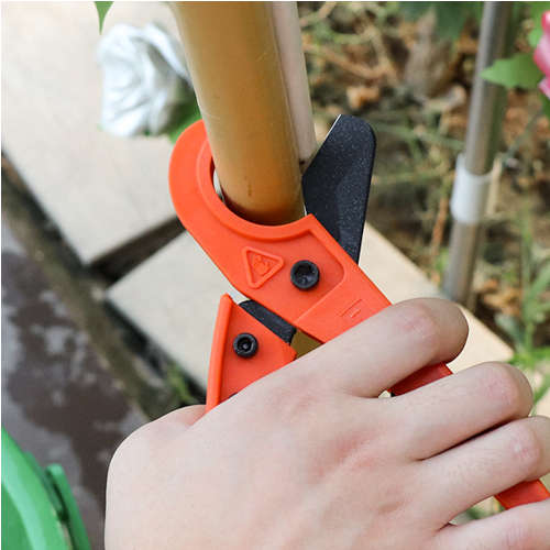 Pipe Cutter - 3 ON AUCTION