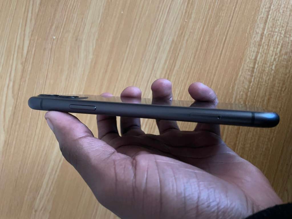 Apple iPhone 11 - 64 GB - Black