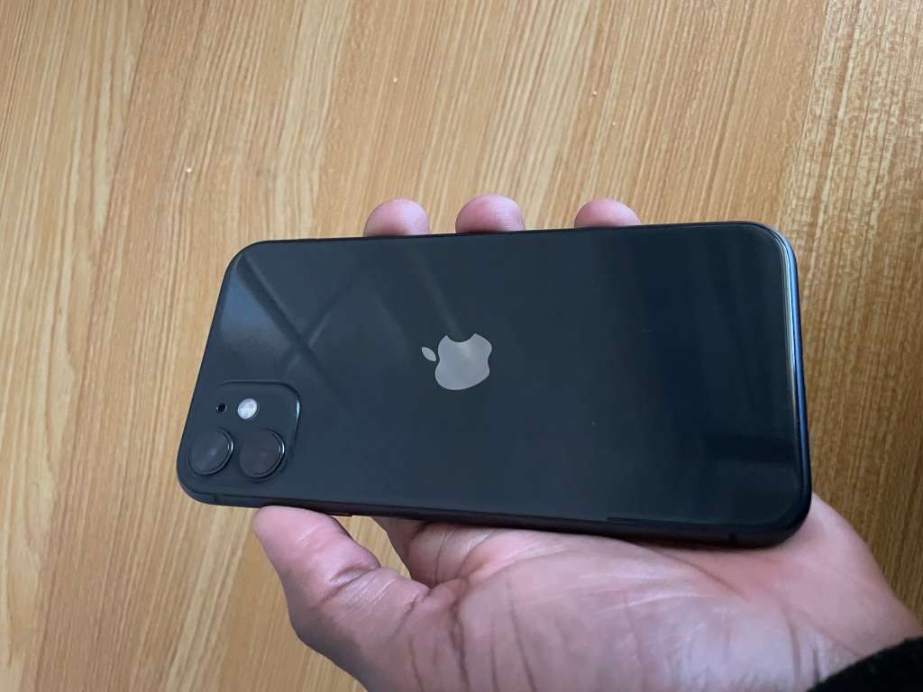 Apple iPhone 11 - 64 GB - Black