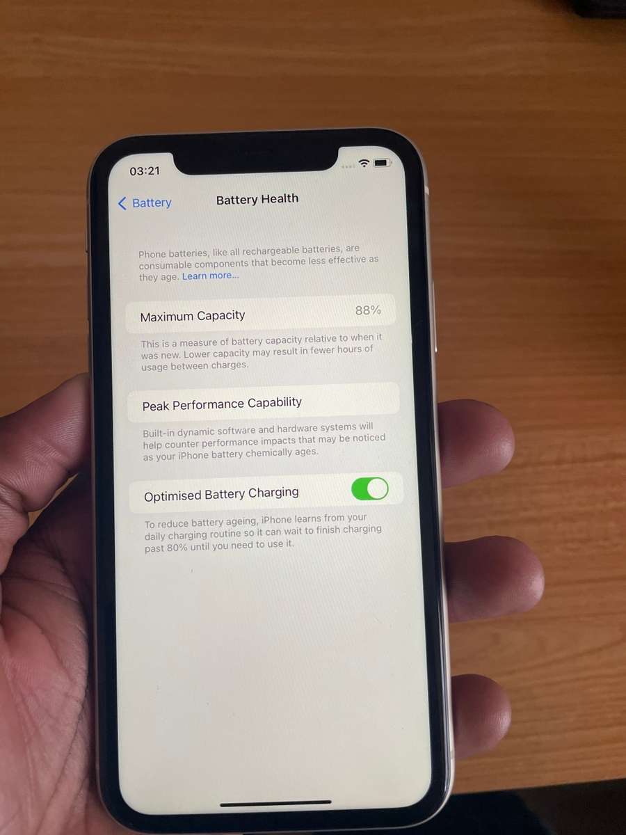 Apple iPhone 11 - 64 GB - White