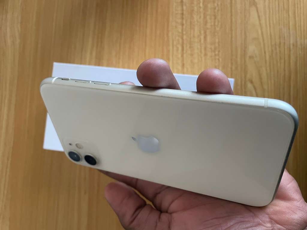 Apple iPhone 11 - 64 GB - White