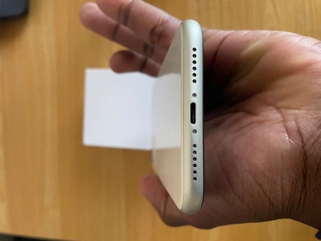 Apple iPhone 11 - 64 GB - White