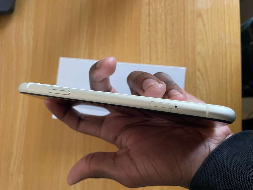 Apple iPhone 11 - 64 GB - White