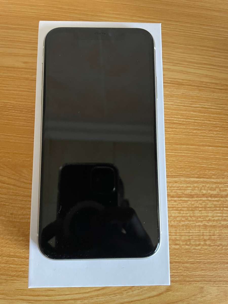 Apple iPhone 11 - 64 GB - White