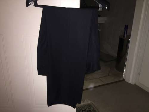 Hugo Boss Navy blue stripe suit excellent condition size 40R jacket 34 trousers Armani Prada Gucci