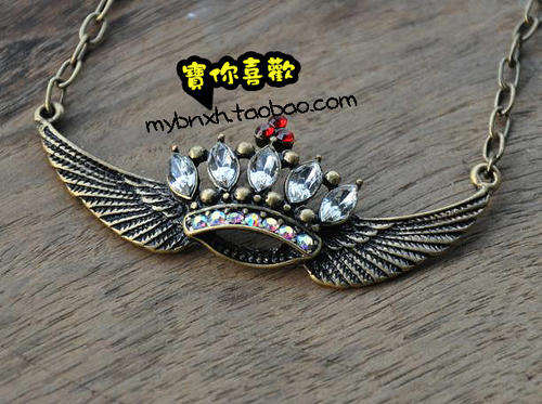 ANGEL WING NECLACE