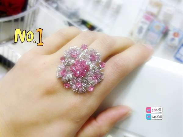 BIG DIAMOND SHINNING RING