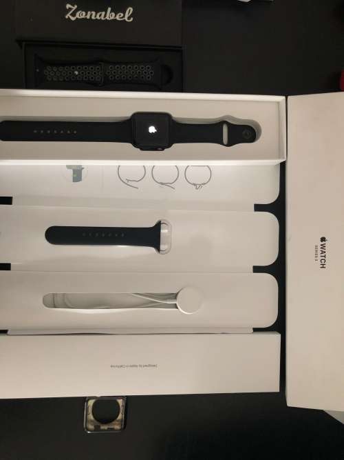 *APPLE WATCH SERIES 3 42MM GPS IN EXCELLENT CONDITION 9/10*